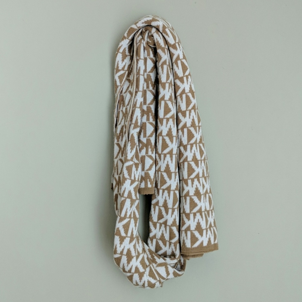 Micheal Kors Scarf